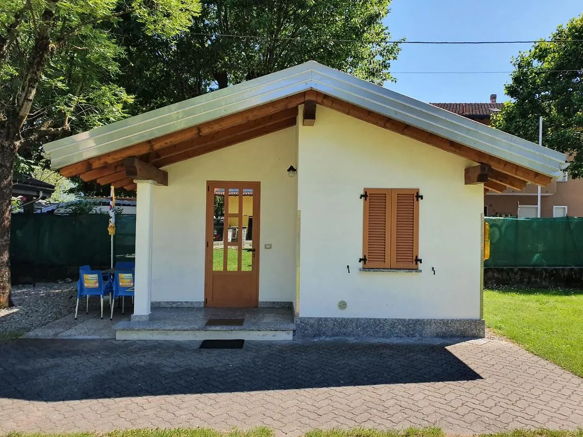 キャンプ場 Bungalows In Camping Solarium ドマーゾ イタリア